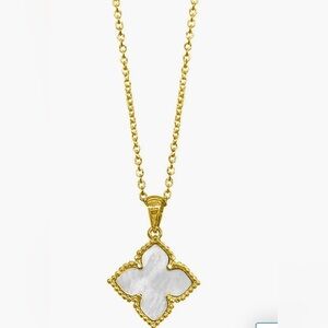 Mother of Pearl Flower Pendant Necklace